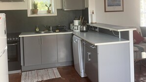 Coffee/tea maker, fridge, microwave, oven - Gîte in the heart of the Loire castles (Athée-sur-Cher)