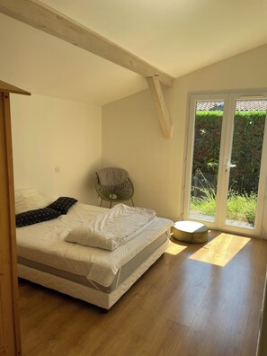 3 bedrooms, iron/ironing board, WiFi