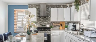 4BR/1.5BA+Fenced Backyard +Near MDW+One Level