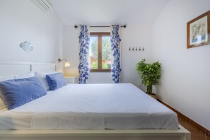 2 bedrooms, iron/ironing board