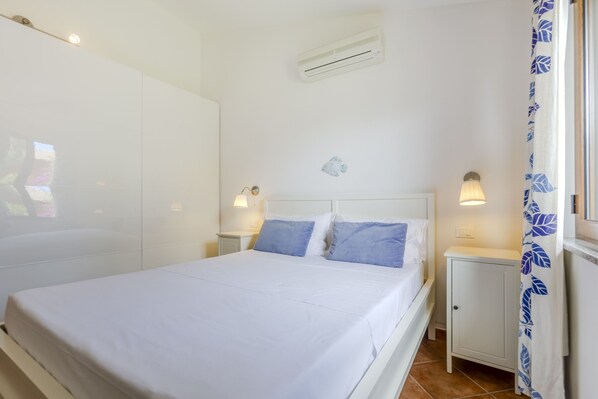 2 bedrooms, iron/ironing board