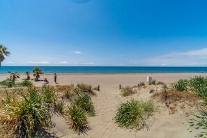Beach nearby - Cubo's Maruchi's Duna Beach Torrox Apartment / beachfront / communal pool / air conditioning / free wifi (Torrox Costa)