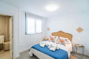 1 habitación, tabla de planchar con plancha, wifi gratis y ropa de cama 