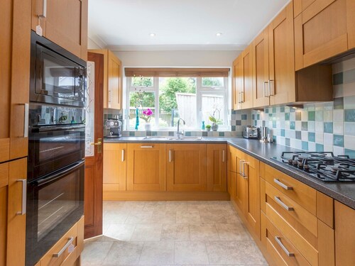 Pass the Keys | Spacious seaside house - Free Parking