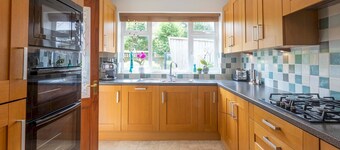 Pass the Keys | Spacious seaside house - Free Parking