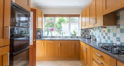 Pass the Keys | Spacious seaside house - Free Parking