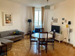 Smart TV - Spacious Roman Retreat (Roma)