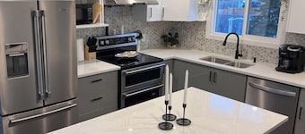 🌟 Stylish, Spacious 3BR WEM, AC — Pet Friendly, Near Top Attractions