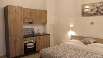 1 Schlafzimmer, Schreibtisch, WLAN, BettwÀsche