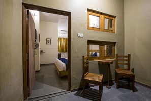 Deluxe Double Room - PantherOn Lodge Bandhavgarh India (Rakhi Amodar)