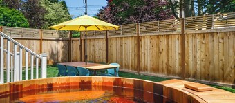 Maple Leaf Craftsman with Hot Tub and AC