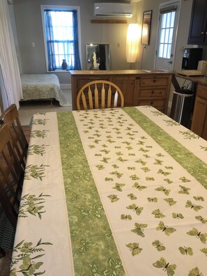 2 bedrooms, free WiFi, bed sheets, wheelchair access