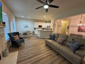 Smart TV, fireplace