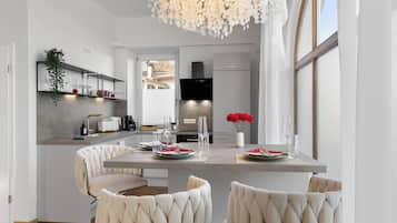 Kühlschrank, Ofen, Herdplatte, Geschirrspüler