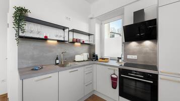 Réfrigérateur, four, plaque de cuisson, lave-vaisselle