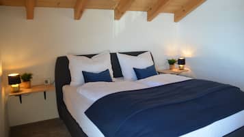 2 Schlafzimmer, Zimmersafe, Schreibtisch, Bügeleisen/Bügelbrett