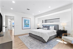 4 bedrooms, desk, iron/ironing board, travel cot - Steps from Indian Rocks Beach 4 Bedroom 3 Bath w/Private Pool & Outdoor Kitchen (Indian Rocks Beach)