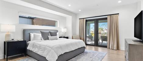 4 Schlafzimmer, Schreibtisch, Bügeleisen/Bügelbrett, Reisekinderbett