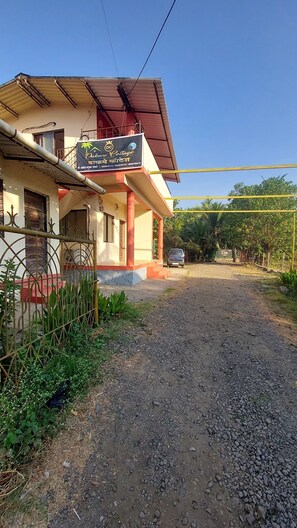 Exterior - DAKWE COTTAGE Nagaon , 7mins.from Badami beach,1.6km from Nagaon beach, (ALIBAUG)