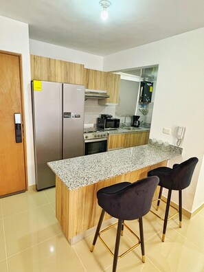 Fridge, microwave, oven, stovetop