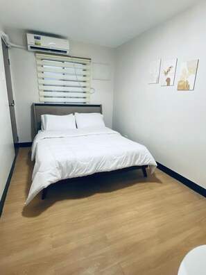 2 bedrooms, WiFi, bed sheets - Minimalist Aesthetic Family-sized condo (Marilao)