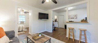 Charming 2-bedroom apartment with AC, WiFi in Benton