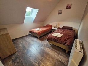 3 Schlafzimmer, Reisekinderbett, WLAN, Bettwäsche