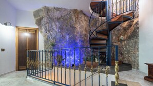 Unclassified image, 5 of 43, button - Villa con piscina privata vista mare by Wonder... (Conca dei Marini)
