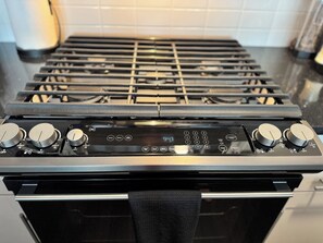 Micro-ondas, fogão, cooktop, lava-louças