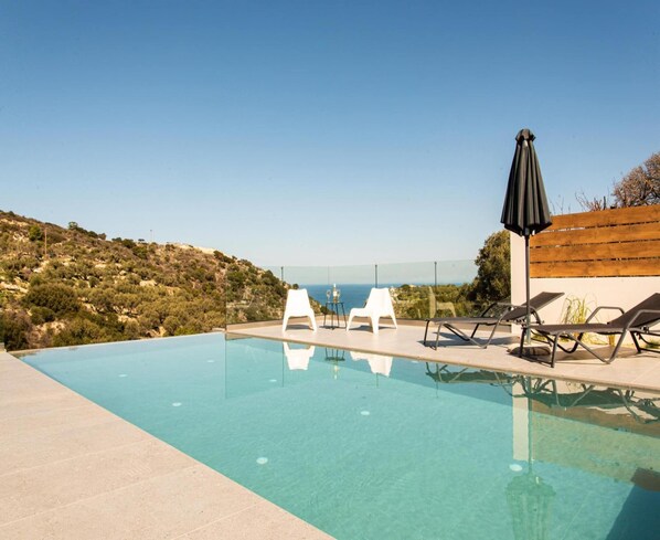 Villa | Piscina | Piscina coperta, piscina all'aperto