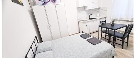 1 camera, Wi-Fi, lenzuola