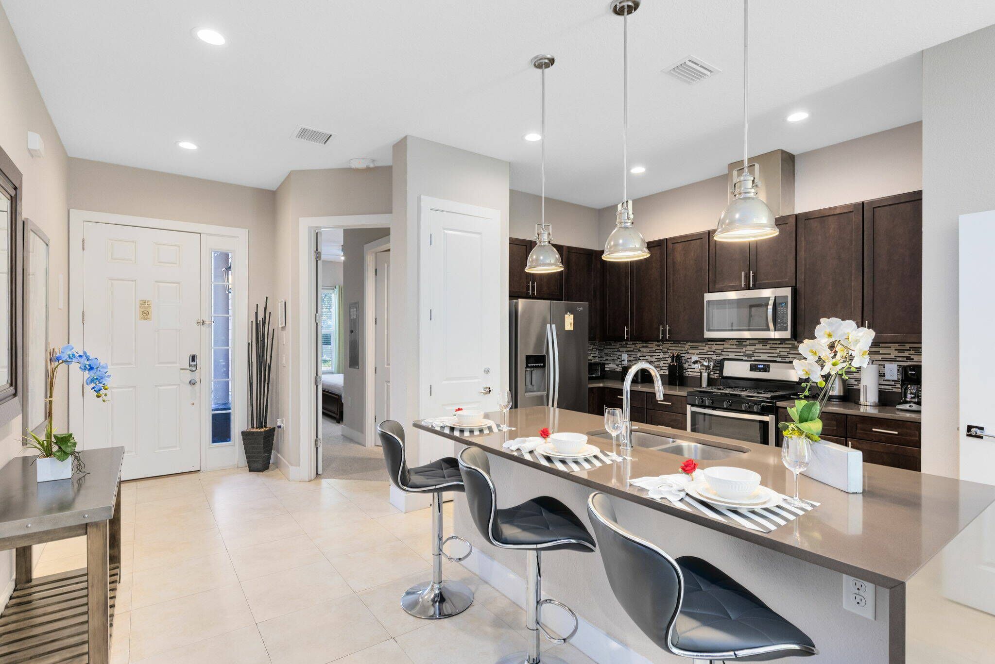 雪櫃、微波爐、焗爐、洗碗機