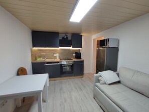 Smart TV, reproductor de DVD, libros y estéreo 