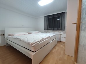 1 bedroom, desk, WiFi, bed sheets