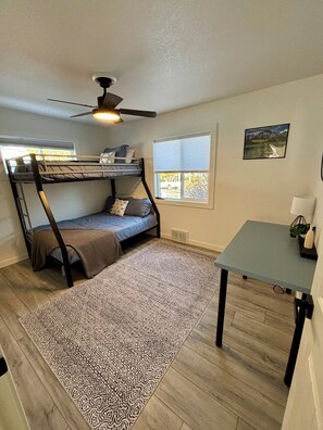 3 soveværelser, skrivebord, weekendseng, gratis Wi-Fi