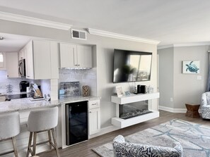 Smart TV y chimenea 