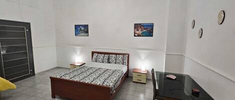 2 bedrooms, desk, iron/ironing board, travel cot