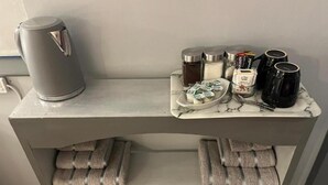 雙人房 | 書桌、筆電工作  空間、遮光布/窗簾、免費無線上網