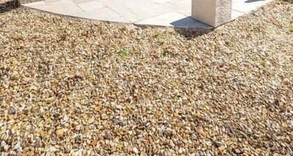 WILLOW RIDGE - a large country house with 3 rental rooms