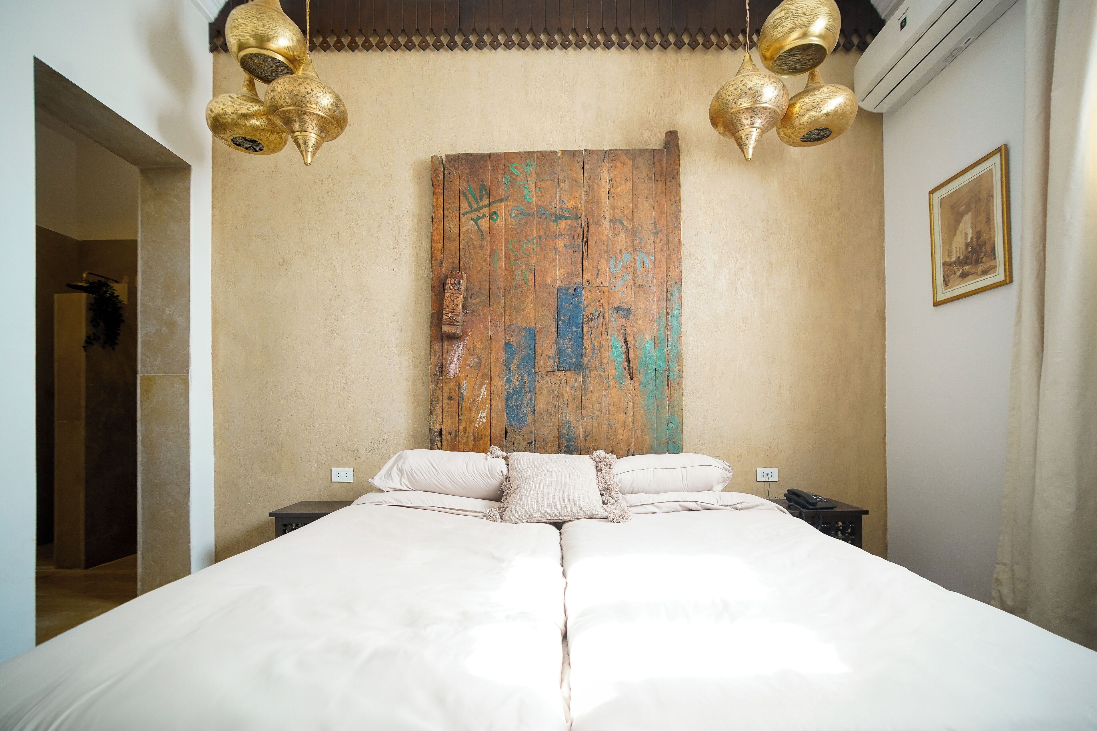 Traditional Double Room | Desk, laptop workspace, iron/ironing board, free WiFi