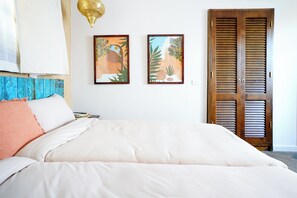 Chambre Deluxe double | Bureau, espace de travail pour ordinateurs portables