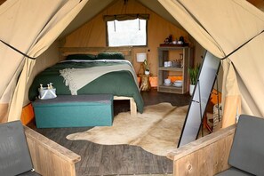 1 slaapkamer, een strijkplank/strijkijzer, gratis wifi, beddengoed