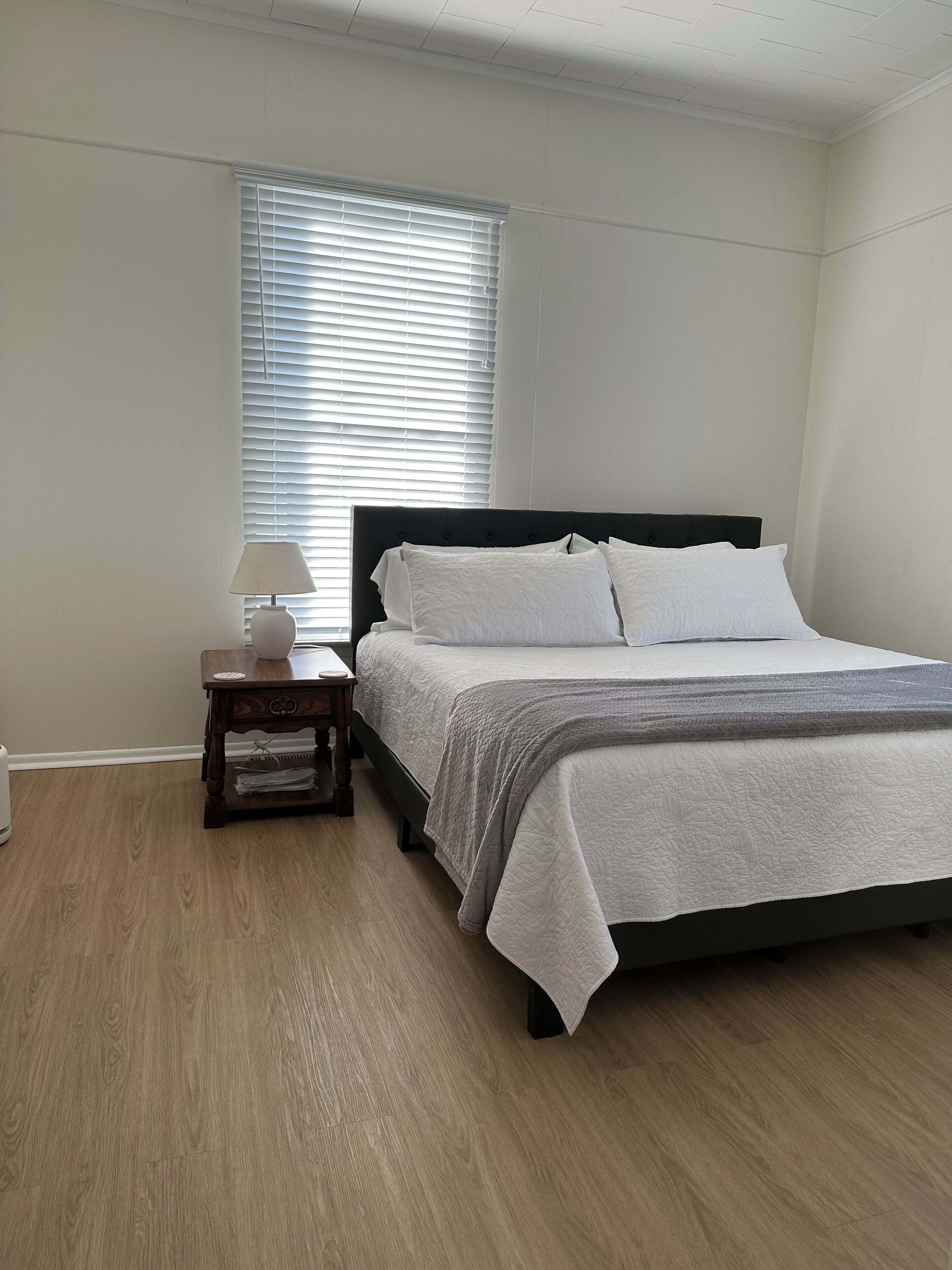 3 chambres, fer et planche à repasser, Wi-Fi, draps fournis