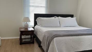 3 bedrooms, iron/ironing board, WiFi, bed sheets