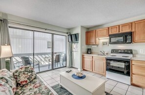 Interior - Charming 2-bedroom condo in marvelous Murrells Inlet near Garden City Pier! (Murrells Inlet)
