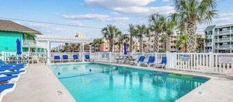 Charming 2-bedroom condo in marvelous Murrells Inlet near Garden City Pier!
