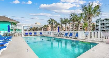 Charming 2-bedroom condo in marvelous Murrells Inlet near Garden City Pier!