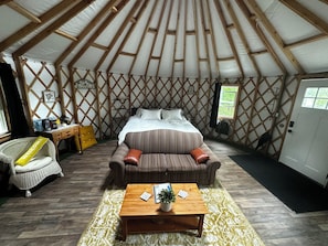 1 bedroom, bed sheets