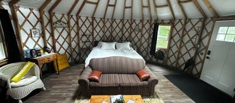 Luxury Yurt in charming Bellaire with Heat/AC