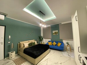 1 dormitorio, tabla de planchar con plancha, wifi y ropa de cama